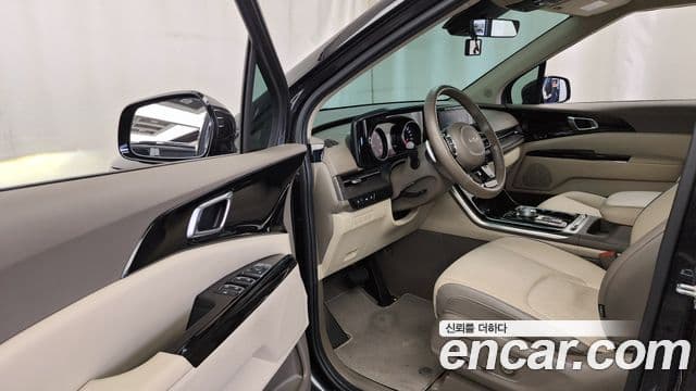 Kia Carnival 2022 — ფოტო 10/20