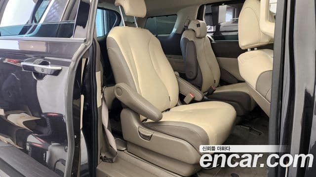 Kia Carnival 2022 — ფოტო 12/20