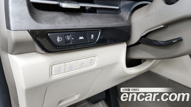 Kia Carnival 2022 — ფოტო 16/20
