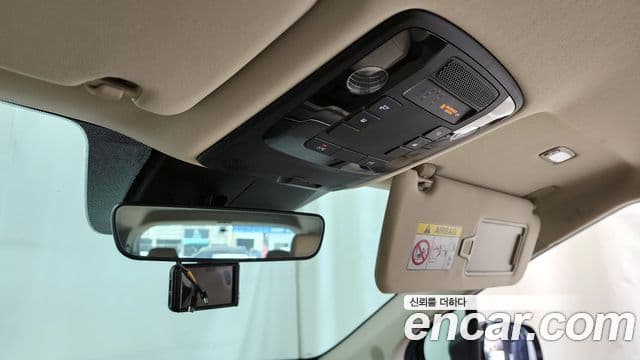 Kia Carnival 2022 — ფოტო 17/20