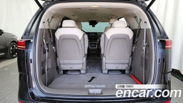 Kia Carnival 2022 — ფოტო 20/20