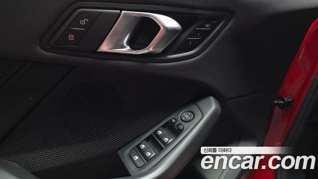 BMW 1 Series 2020 — ფოტო 16/20