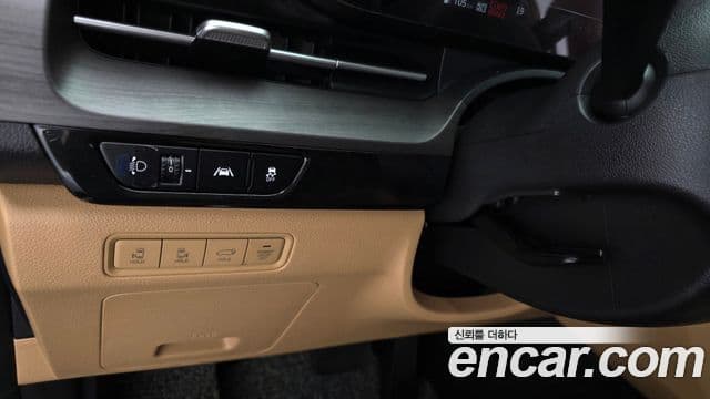Kia Carnival 2022 — Şəkil 18/20