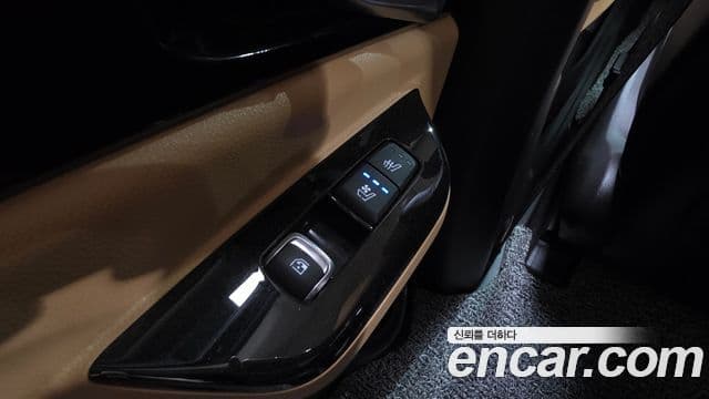 Kia Carnival 2022 — Şəkil 19/20