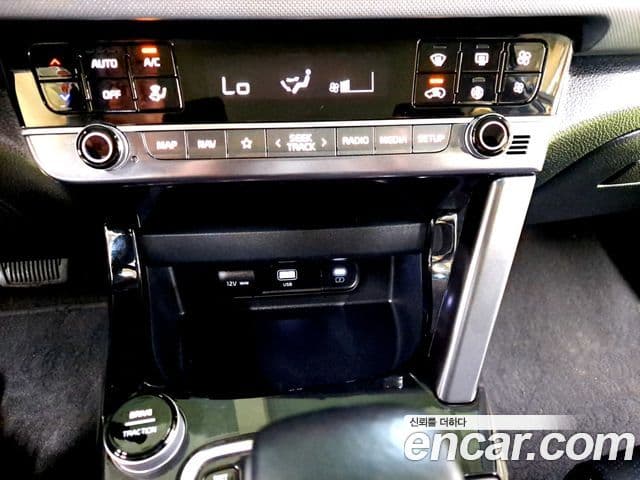 Kia Seltos 2025 — ფოტო 16/20