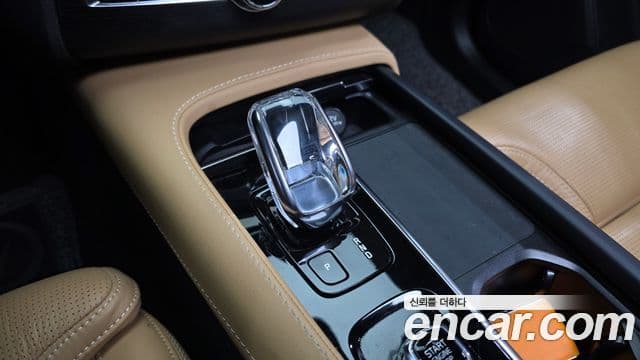Volvo XC90 2022 — Photo 8/20