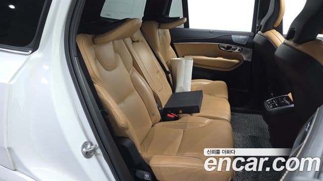 Volvo XC90 2022 — Photo 17/20