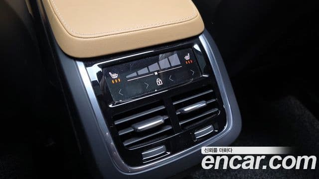 Volvo XC90 2022 — Photo 7/20