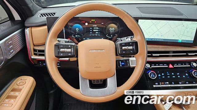 Hyundai Santa Fe 2023 — ფოტო 13/20