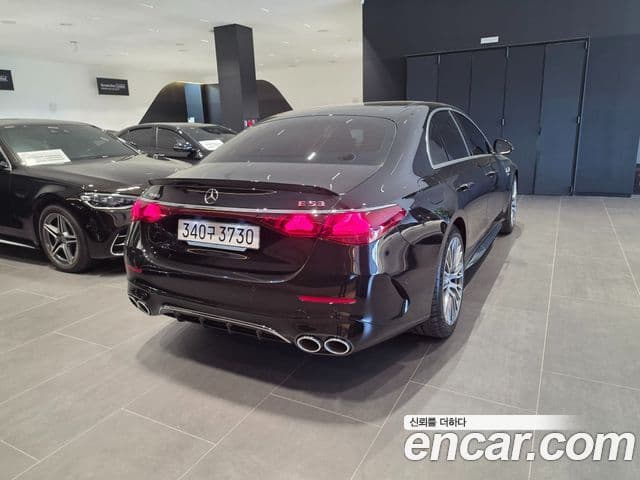 Mercedes-Benz E-Class 2025 — Photo 9/20