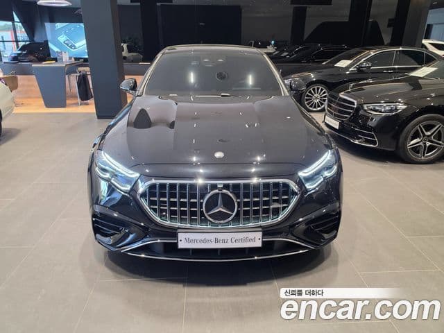 Mercedes-Benz E-Class 2025 — Photo 5/20