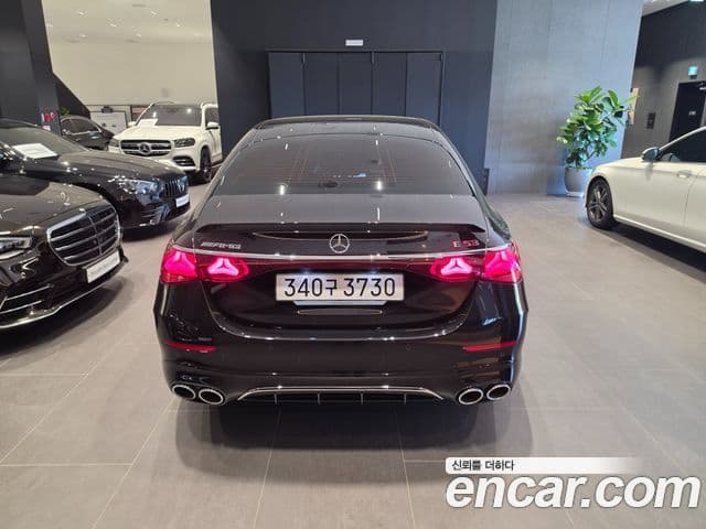 Mercedes-Benz E-Class 2025 — Photo 7/20