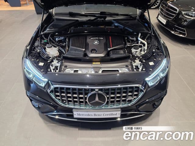 Mercedes-Benz E-Class 2025 — Photo 18/20