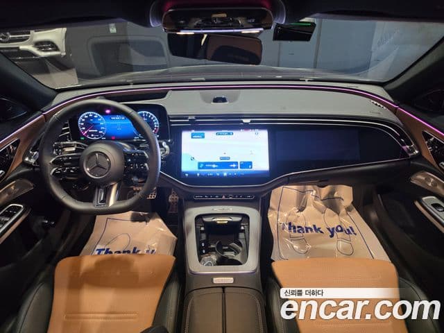 Mercedes-Benz E-Class 2025 — Photo 4/20