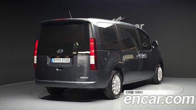 Hyundai Staria 2022 — ფოტო 2/20