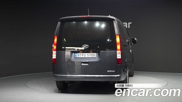 Hyundai Staria 2022 — ფოტო 4/20