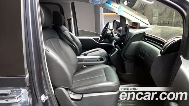 Hyundai Staria 2022 — ფოტო 11/20