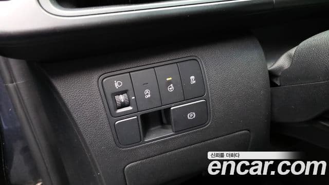 Hyundai Staria 2022 — ფოტო 18/20