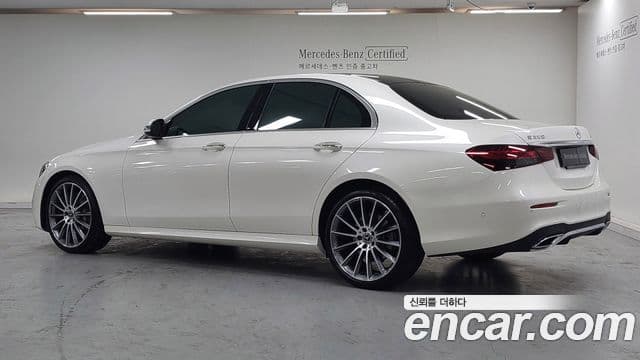 Mercedes-Benz E-Class 2022 — Фото 1/17