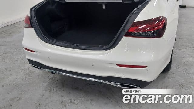 Mercedes-Benz E-Class 2022 — Фото 11/17