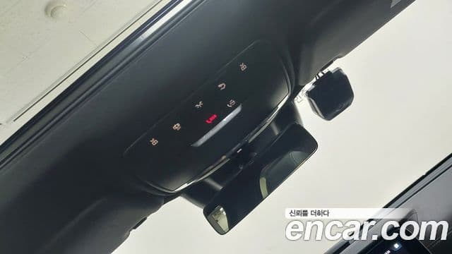 Mercedes-Benz E-Class 2022 — Фото 17/17
