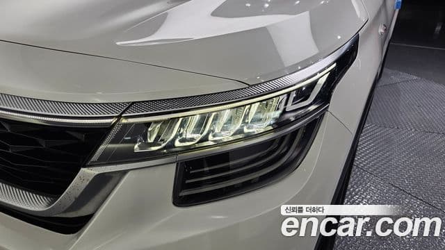 Kia Seltos 2022 — Photo 18/32