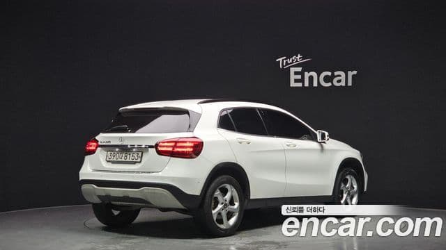 Mercedes-Benz GLA-Class 2019 — Фото 2/20
