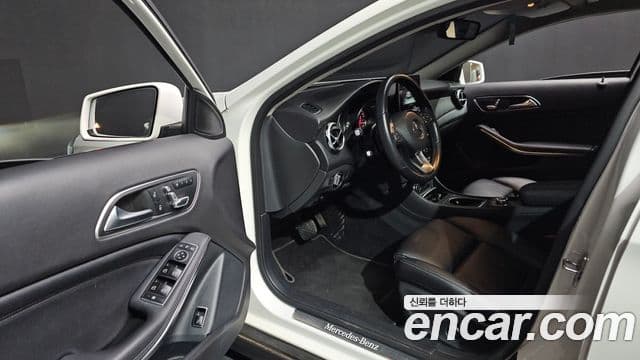 Mercedes-Benz GLA-Class 2019 — Фото 10/20