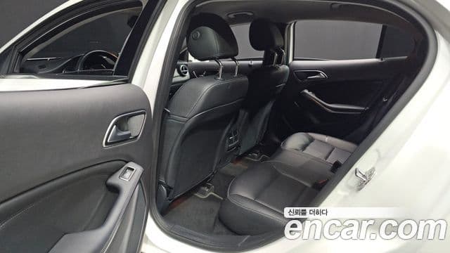 Mercedes-Benz GLA-Class 2019 — Фото 11/20