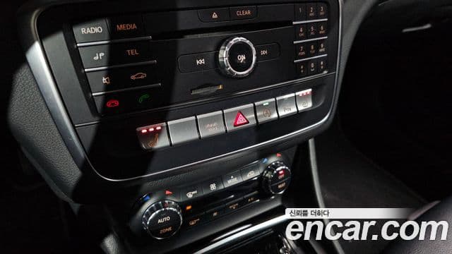 Mercedes-Benz GLA-Class 2019 — Фото 17/20
