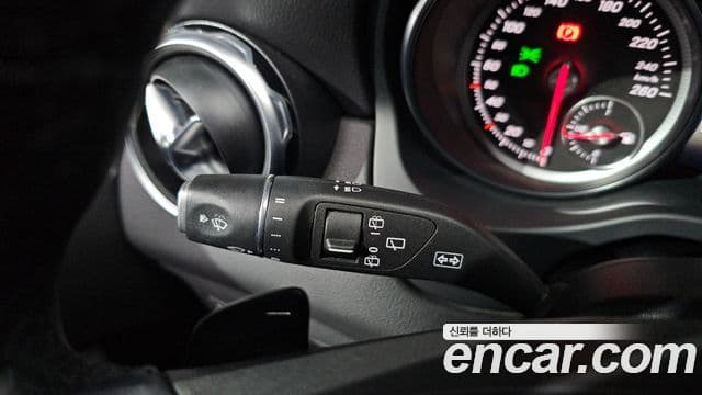 Mercedes-Benz GLA-Class 2019 — ფოტო 13/32