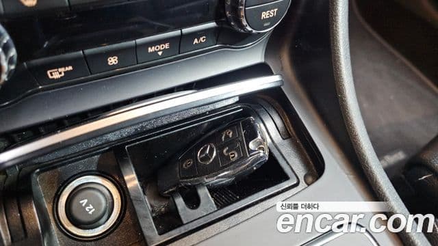 Mercedes-Benz GLA-Class 2019 — ფოტო 17/32