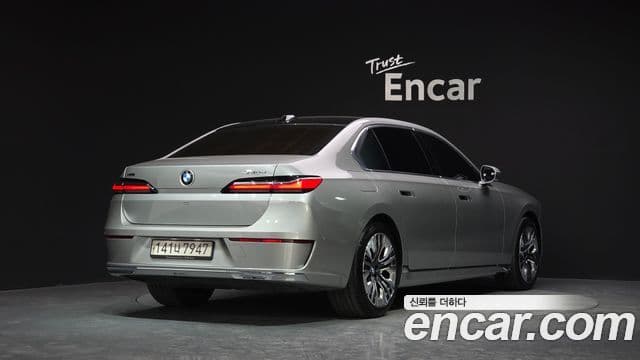 BMW 7 Series 2023 — ფოტო 2/20
