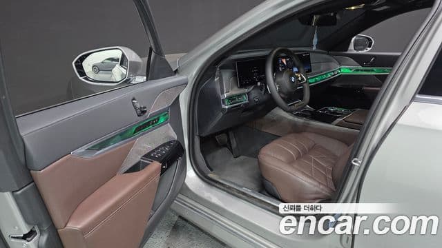 BMW 7 Series 2023 — ფოტო 10/20