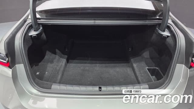 BMW 7 Series 2023 — ფოტო 18/20