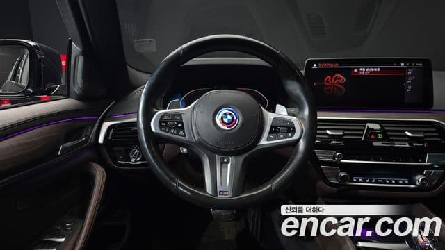 BMW 5 Series 2020 — Şəkil 13/20