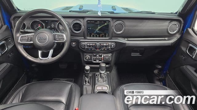 Jeep Wrangler 2022 — ფოტო 22/32