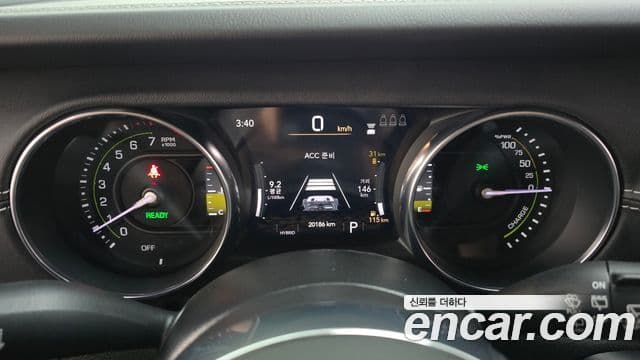 Jeep Wrangler 2022 — ფოტო 31/32