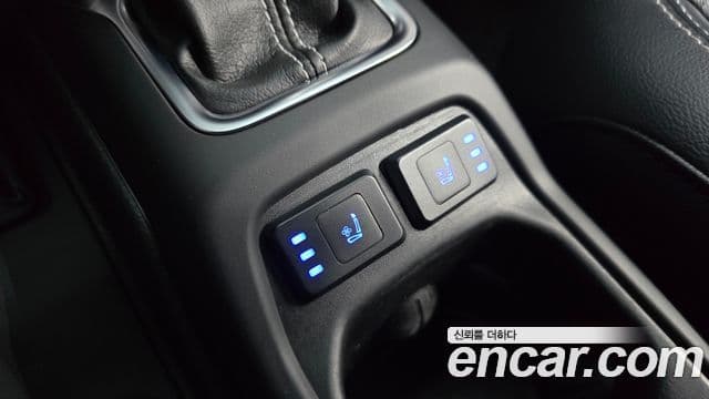 Jeep Wrangler 2022 — ფოტო 14/32