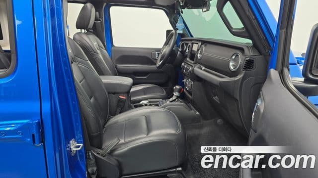 Jeep Wrangler 2022 — ფოტო 32/32