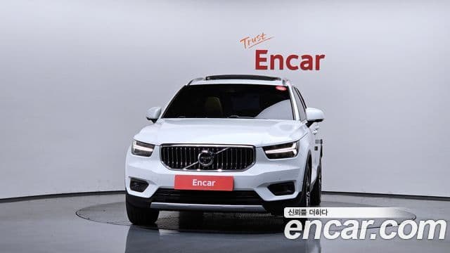 Volvo XC40 2019 — ფოტო 3/20