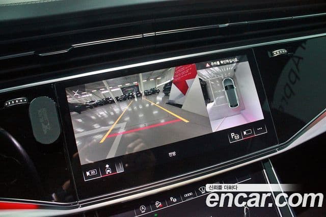 Audi Q7 2022 — Şəkil 13/20