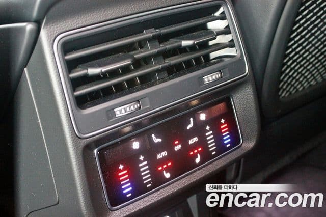 Audi Q7 2022 — Şəkil 15/20