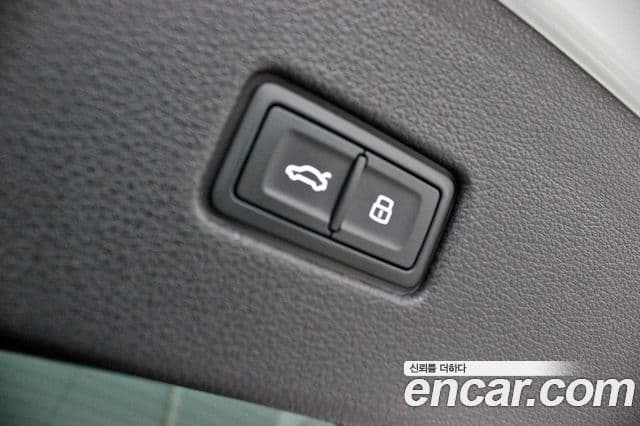 Audi Q7 2022 — Şəkil 18/20