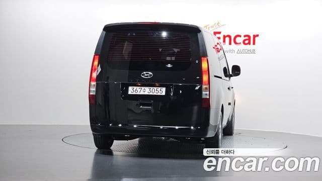 Hyundai Staria 2023 — ფოტო 4/20