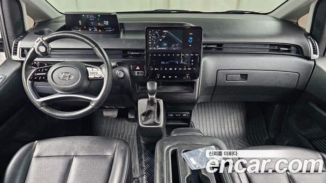 Hyundai Staria 2023 — ფოტო 7/20