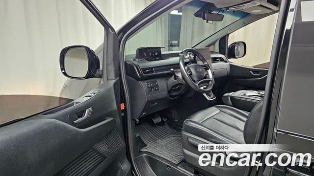 Hyundai Staria 2023 — ფოტო 10/20