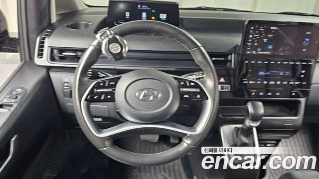Hyundai Staria 2023 — ფოტო 13/20