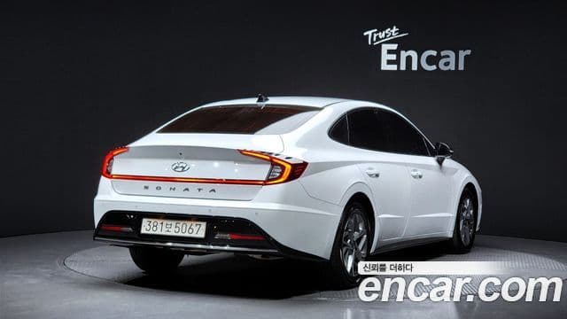 Hyundai Sonata 2022 — ფოტო 2/20