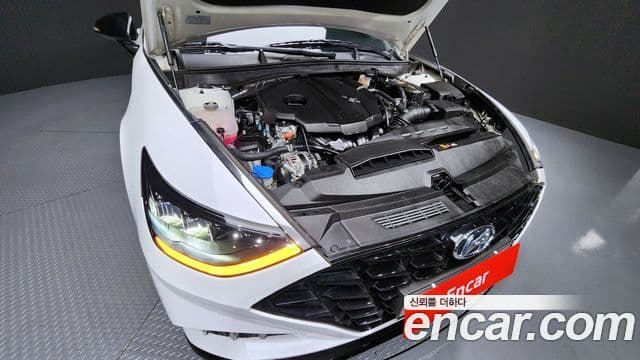 Hyundai Sonata 2022 — ფოტო 6/20